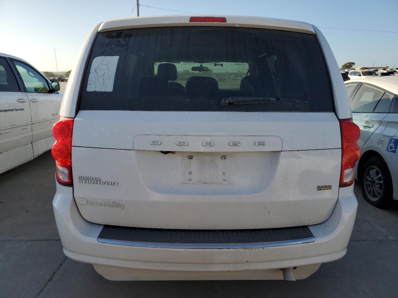 2017 Dodge Caravan - Image 6