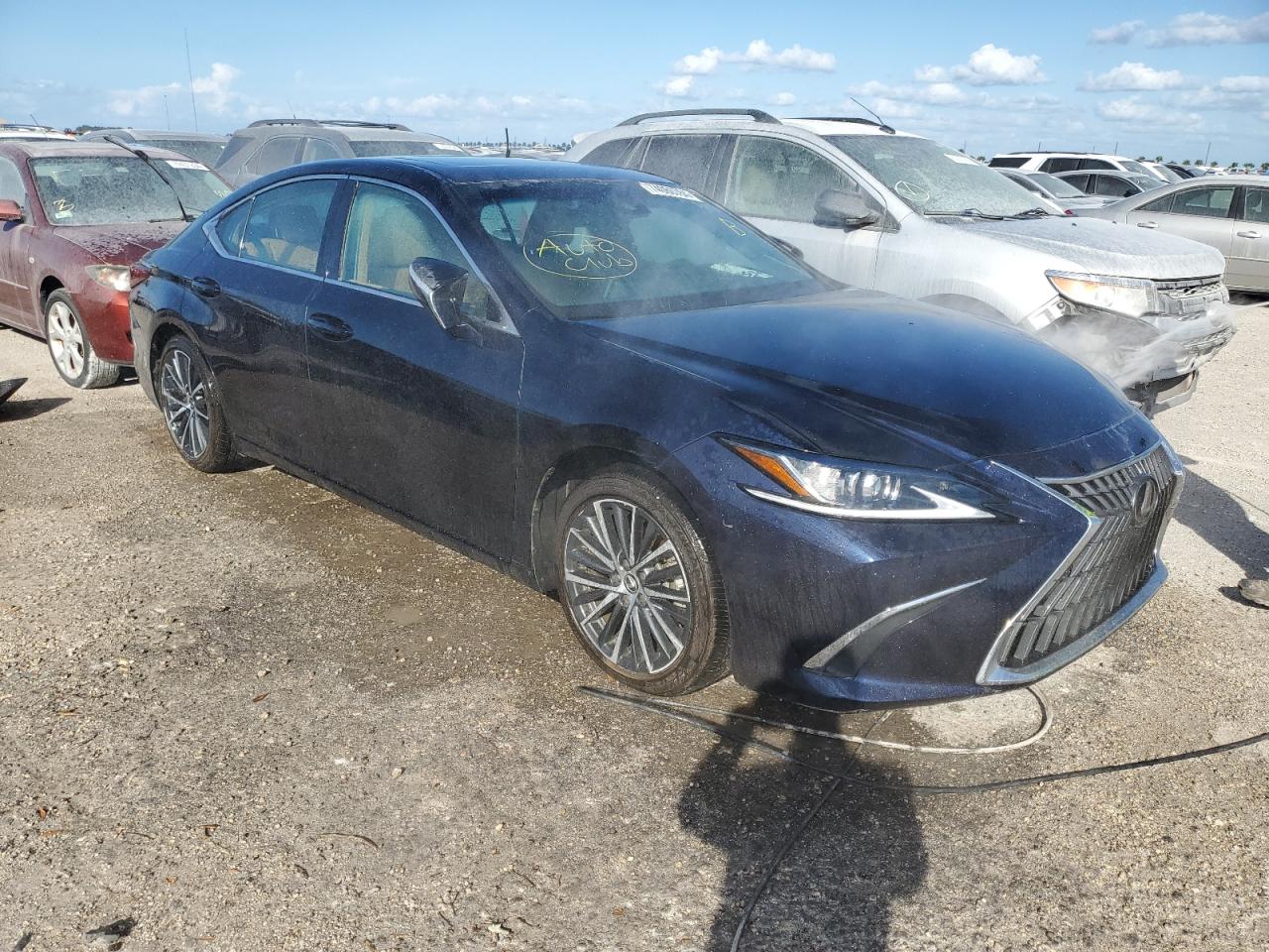 2022 Lexus ES - Image 4
