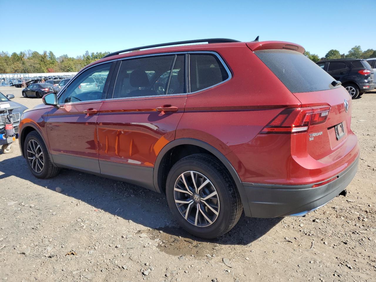 3VV2B7AX9KM122364 2019 VOLKSWAGEN TIGUAN - Image 2