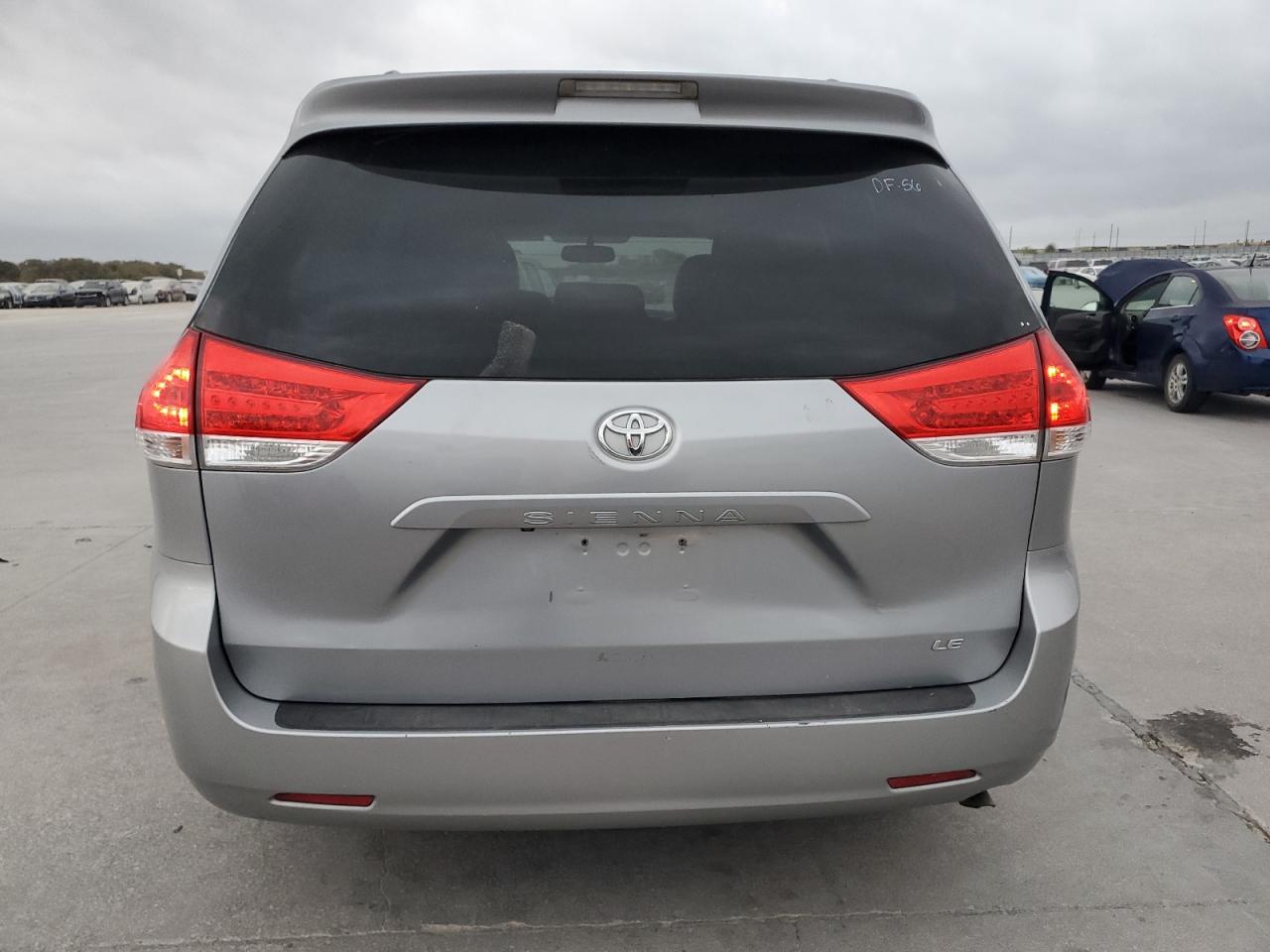 2011 Toyota Sienna Le VIN: 5TDKK3DC5BS077925 Lot: 78666924