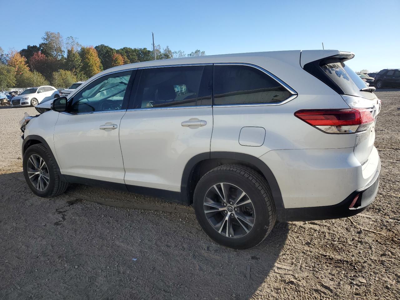 2019 Toyota Highlander - Image 2