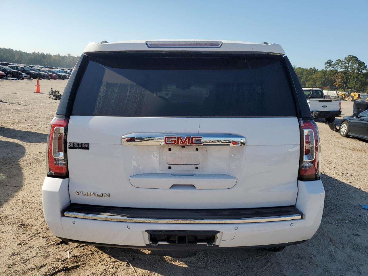 2015 GMC Yukon Denali VIN: 1GKS2CKJXFR664647 Lot: 77472264