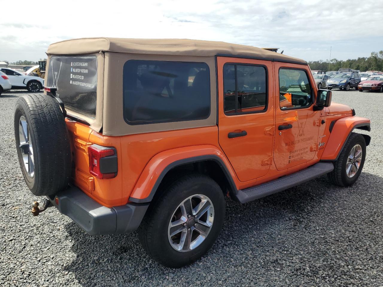 1C4HJXEG6JW310120 2018 Jeep Wrangler Unlimited Sahara