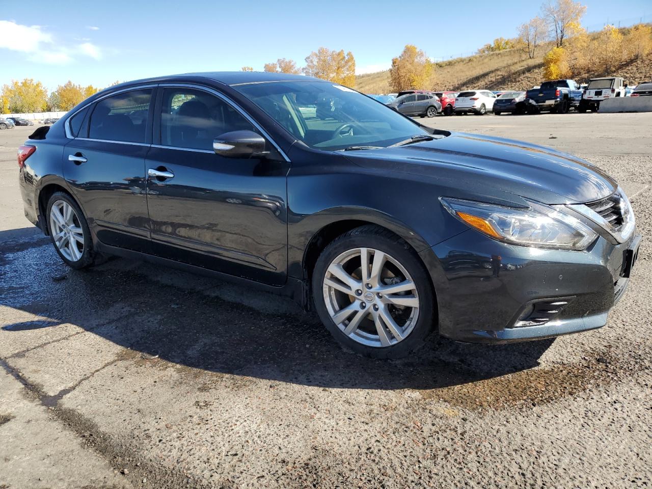2017 Nissan Altima - Image 4