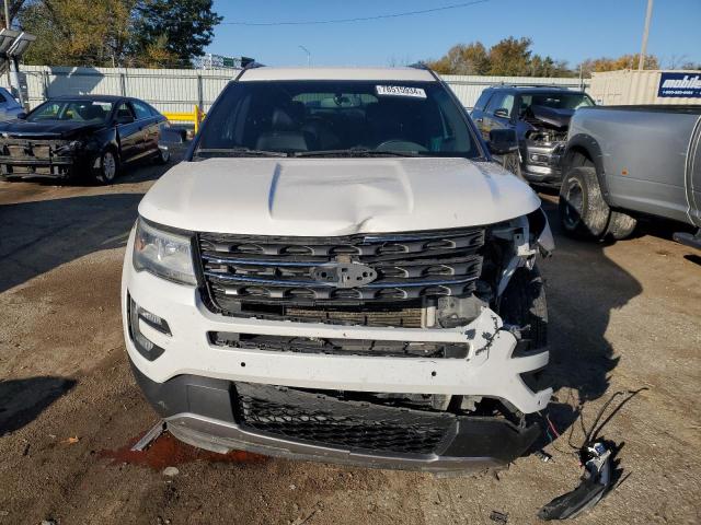 Parquets FORD EXPLORER 2017 Biały