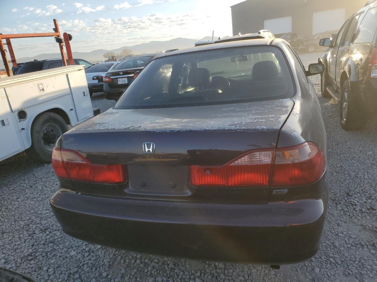 1HGCG1651XA037047 1999 Honda Accord Ex