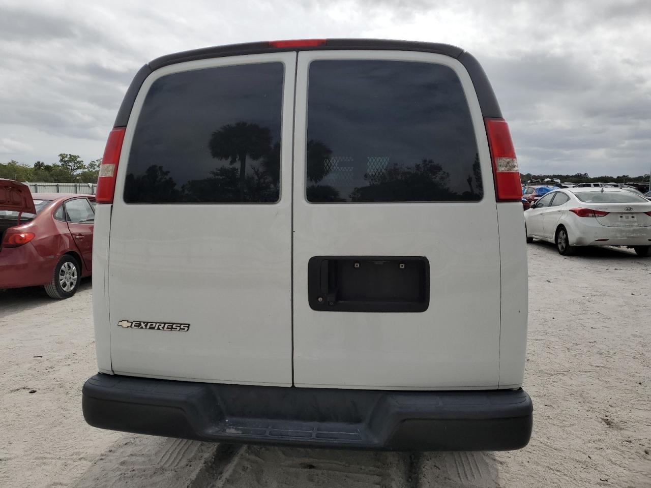 2019 Chevrolet Express G2500 VIN: 1GCWGAFG5K1220909 Lot: 74936654