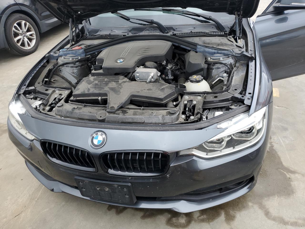 WBA8A3C55JA494552 2018 BMW 320 Xi