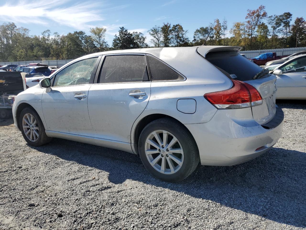 2010 Toyota Venza - Image 2
