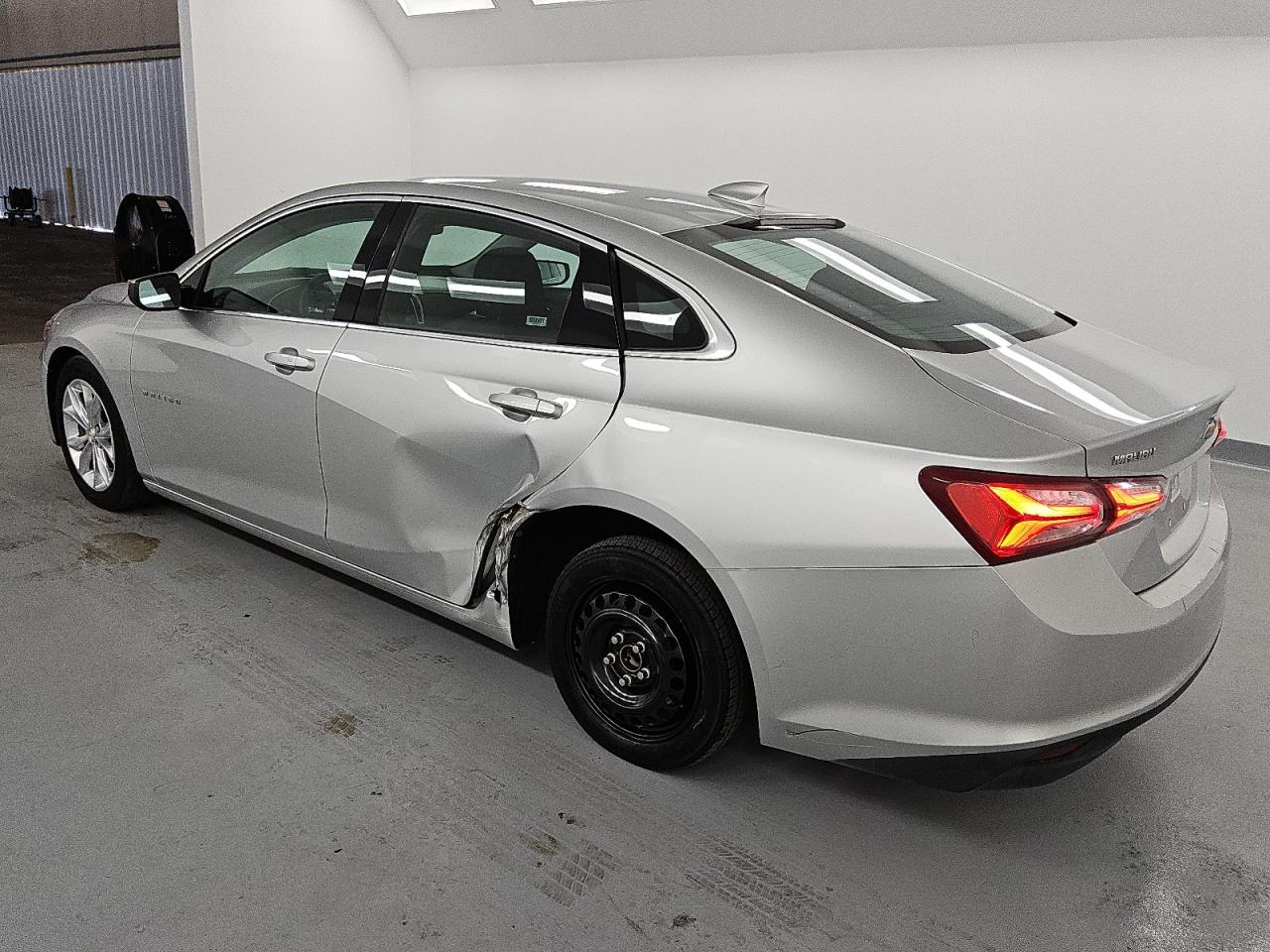 2022 Chevrolet Malibu - Image 2