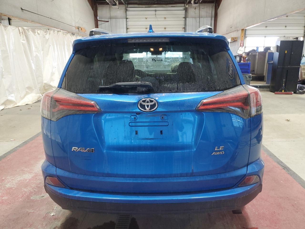 2T3BFREV4GW504072 2016 Toyota Rav4 Le