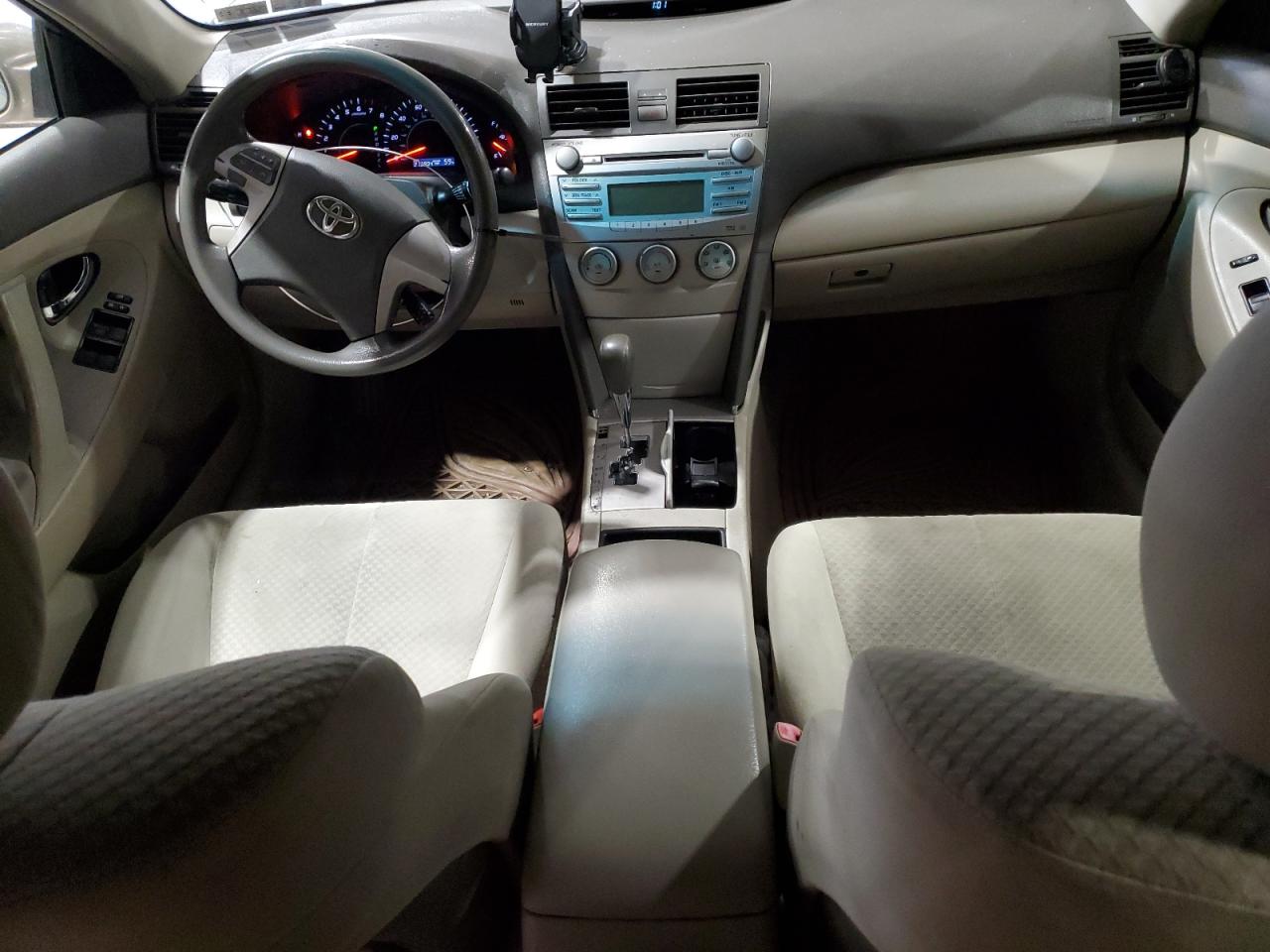 2009 Toyota Camry - Image 8