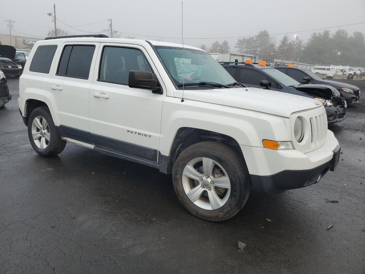 VIN 1C4NJRBB2ED665519 2014 JEEP PATRIOT no.4