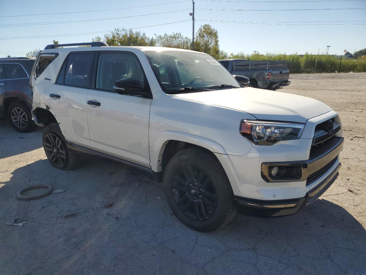 VIN JTEBU5JR1K5695503 2019 TOYOTA 4RUNNER no.4