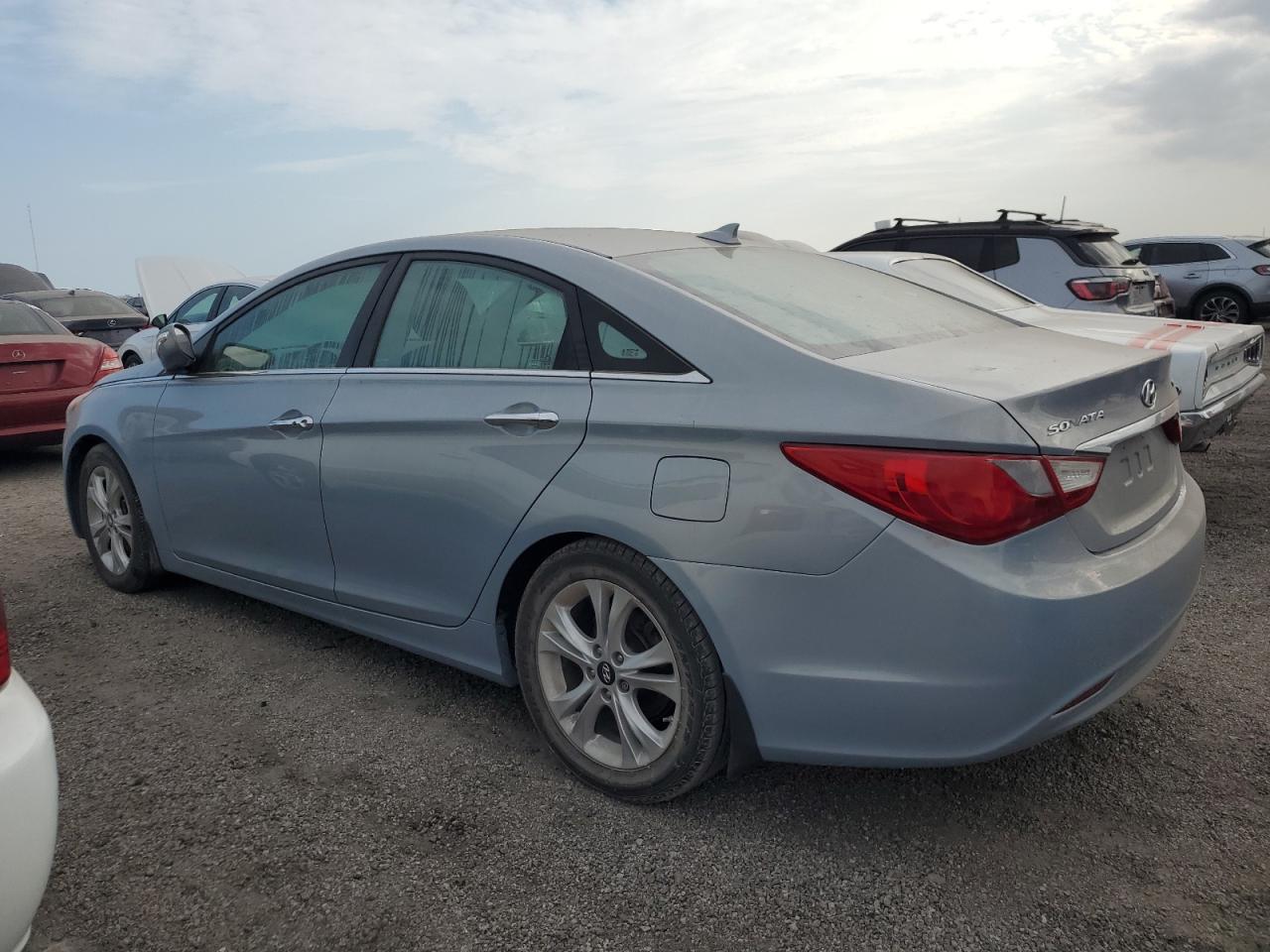 2013 Hyundai Sonata - Image 2