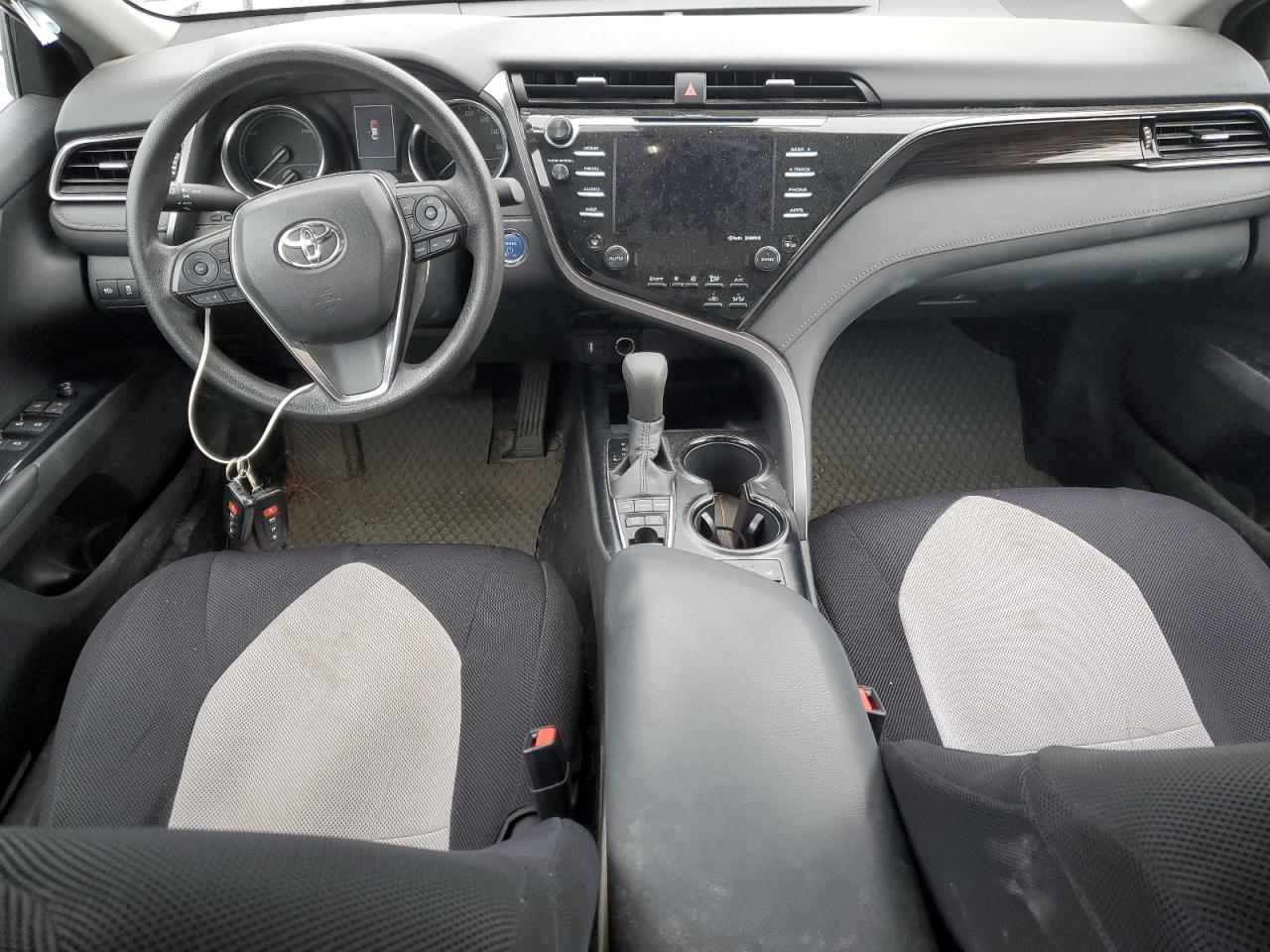 2019 Toyota Camry - Image 10