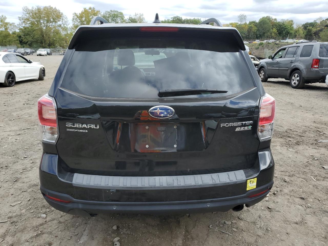 JF2SJAWC0HH425942 2017 Subaru Forester 2.5I Touring