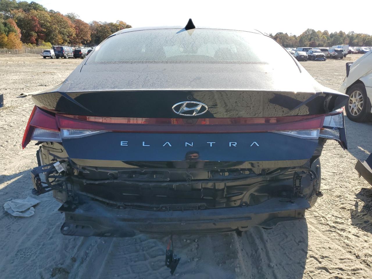 2023 Hyundai Elantra - Image 6