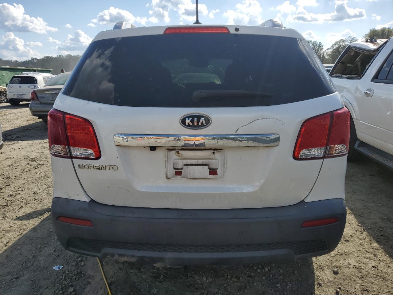 2011 Kia Sorento Base VIN: 5XYKT3A10BG137851 Lot: 73781284