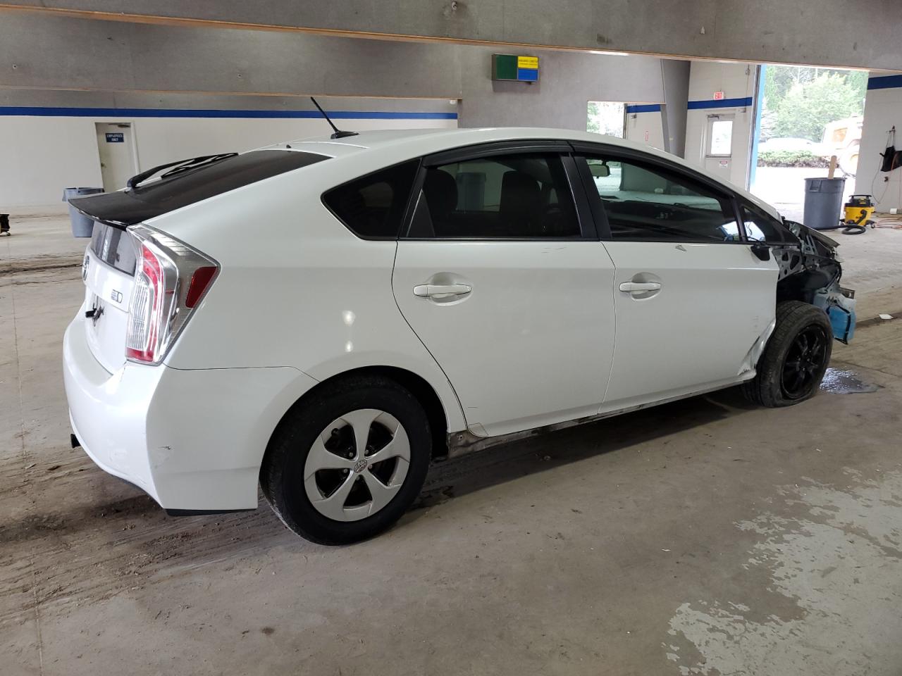 2015 Toyota Prius - Image 3