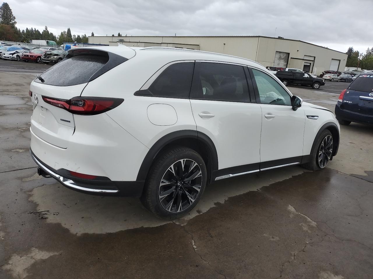 2024 Mazda CX-90 - Image 3