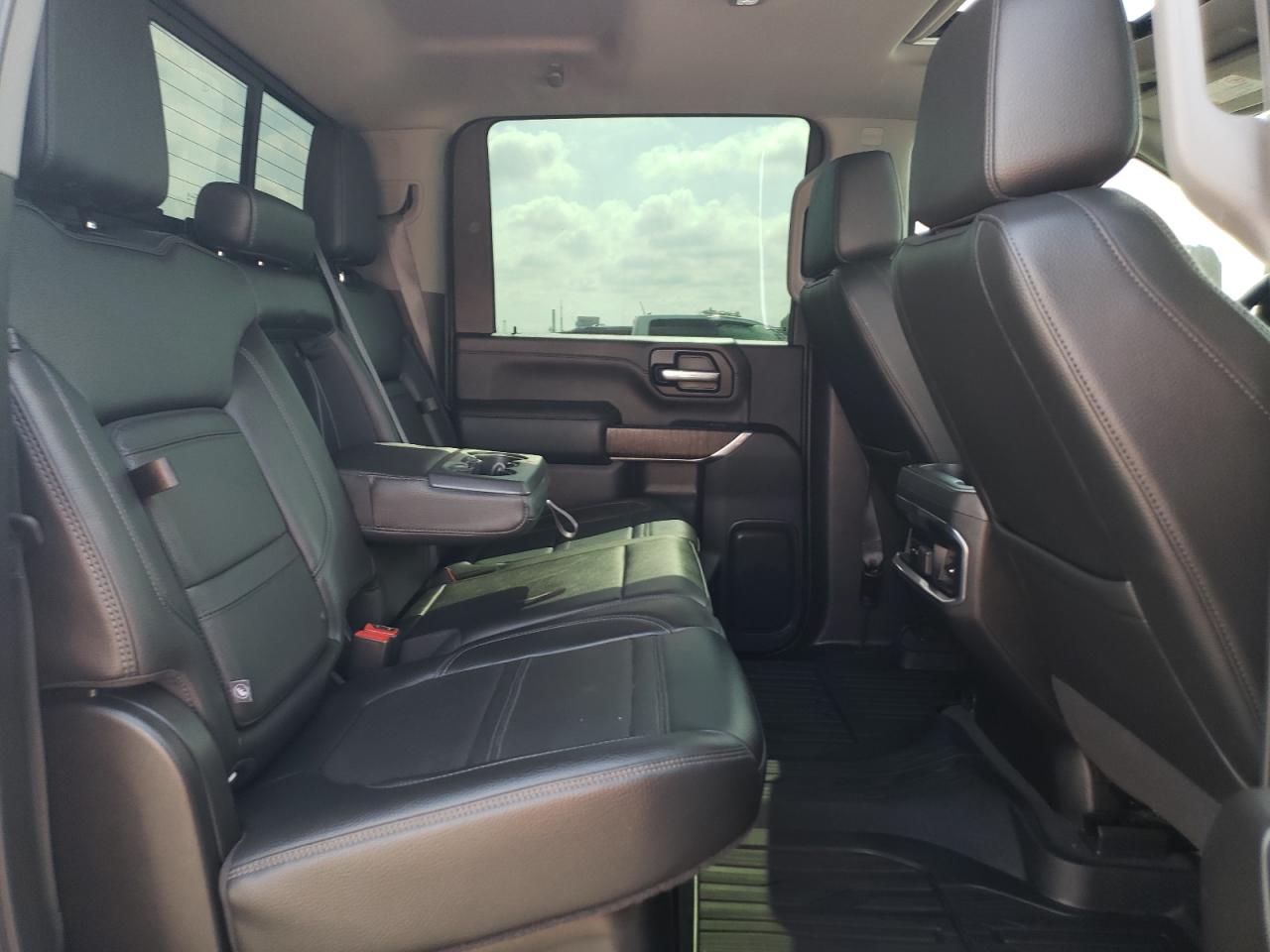 2022 GMC Sierra - Image 10