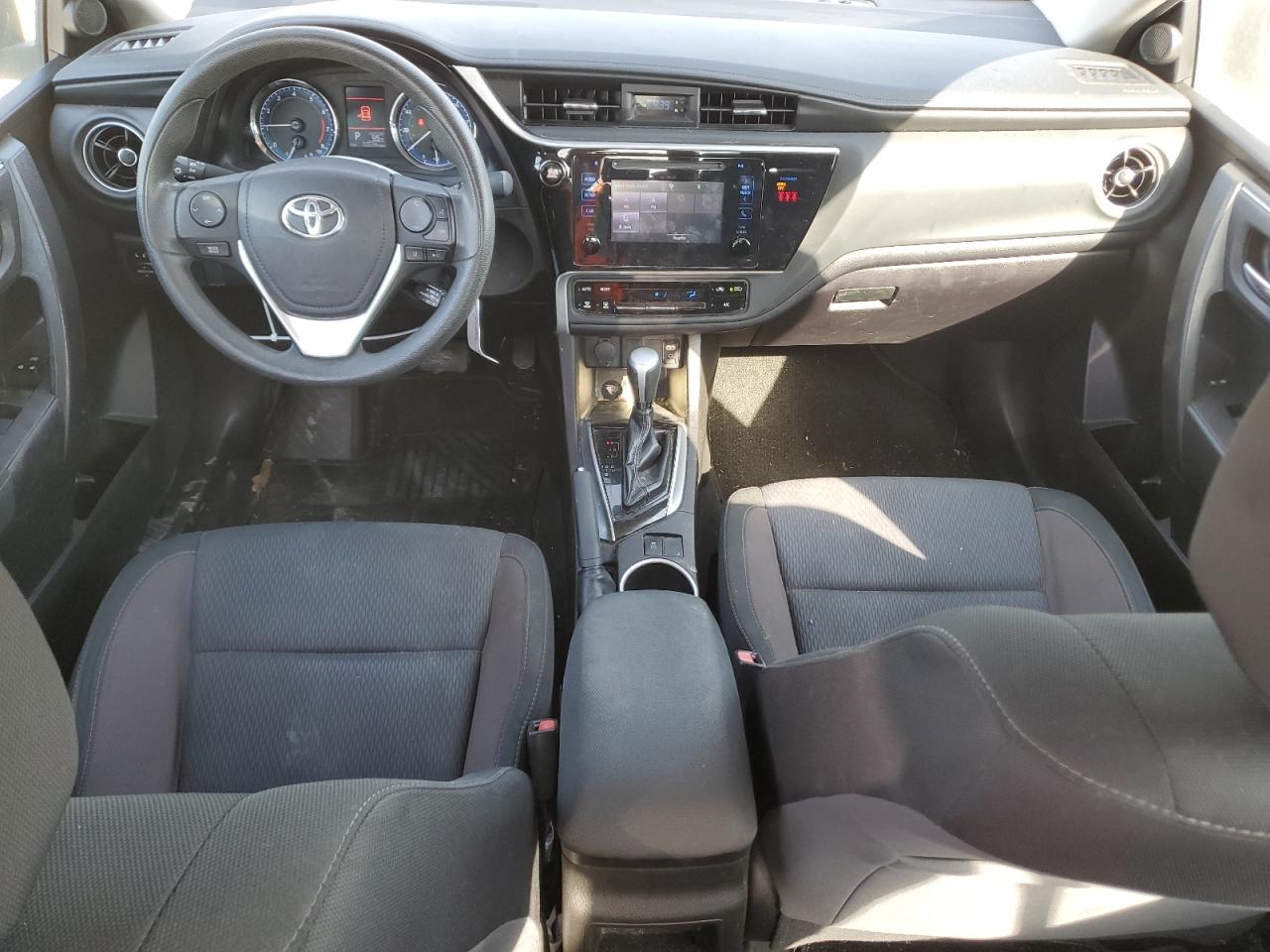 5YFBURHE9KP886121 2019 Toyota Corolla L