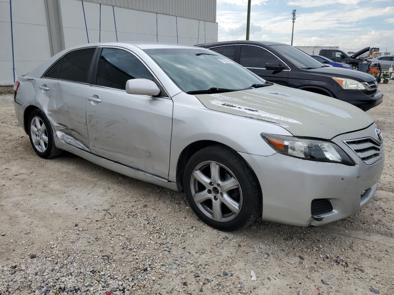 2010 Toyota Camry - Image 4