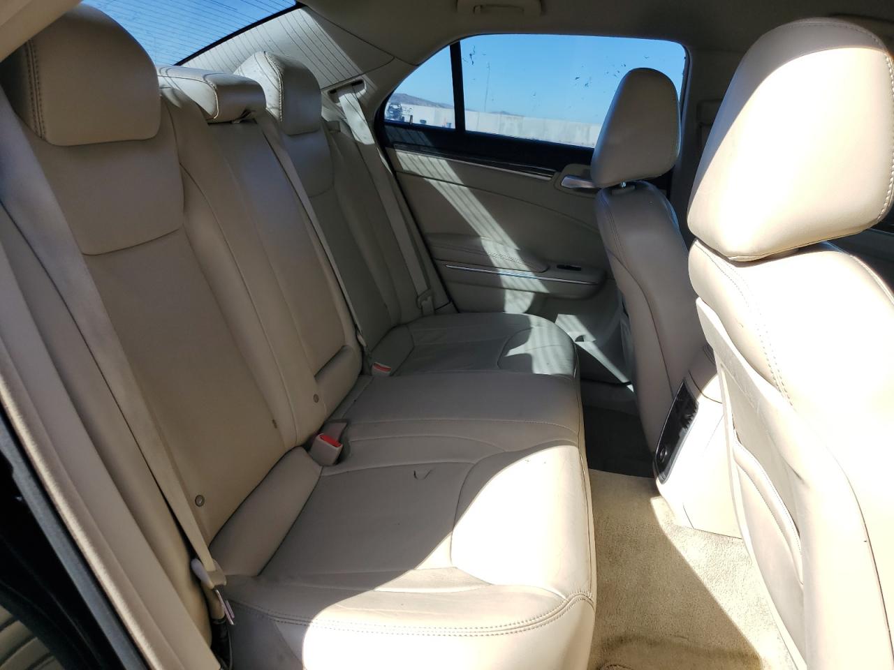 2014 Chrysler 300 - Image 10