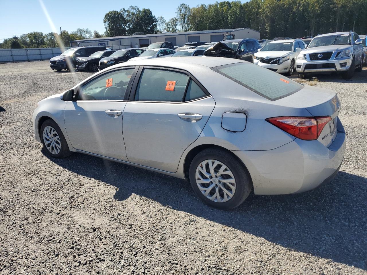 VIN 5YFBURHE2JP853167 2018 TOYOTA COROLLA no.2