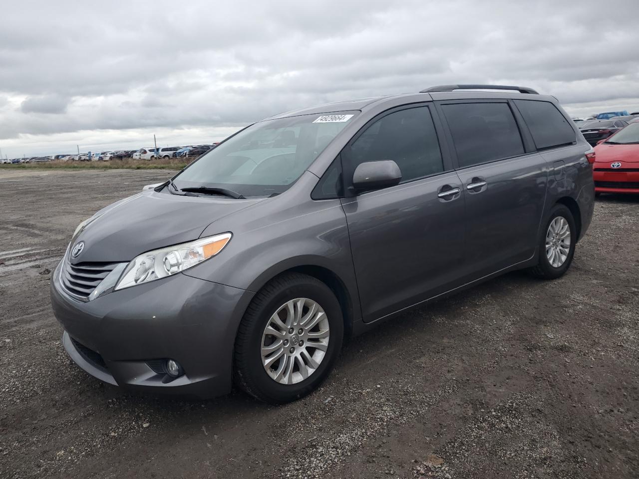 5TDYZ3DC3HS835727 2017 TOYOTA SIENNA - Image 1