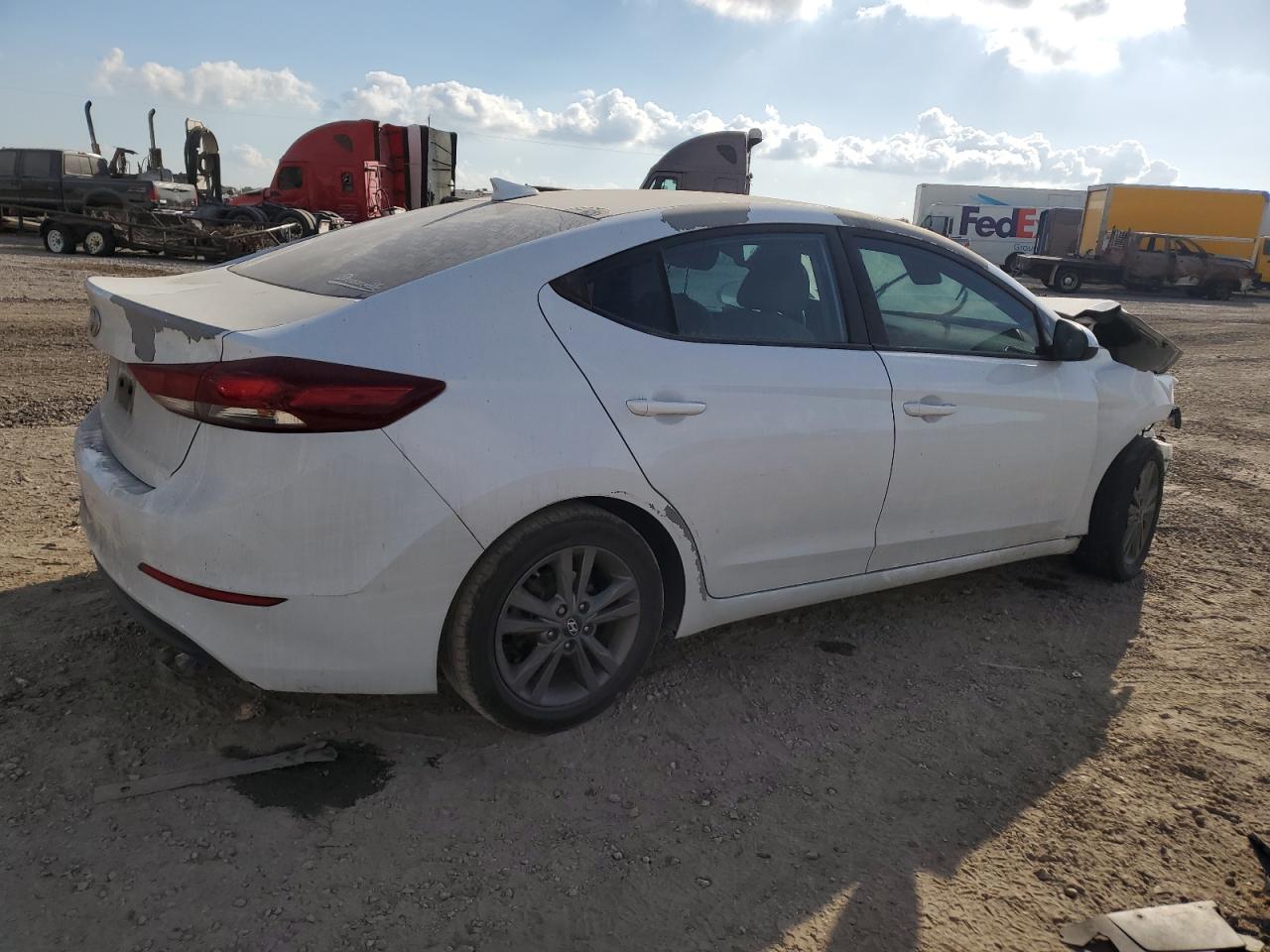 2018 Hyundai Elantra - Image 3