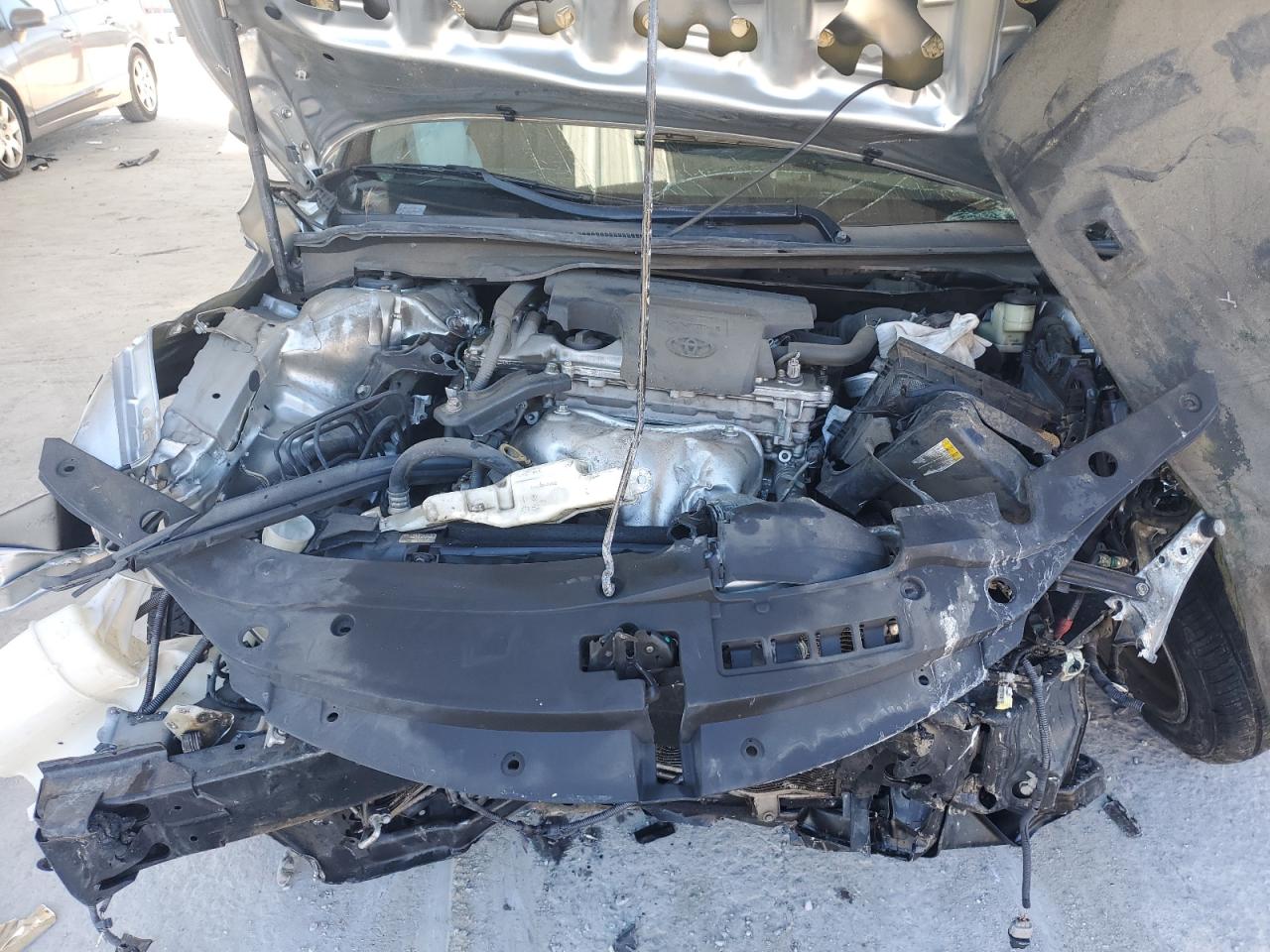 2016 Toyota Camry - Image 11
