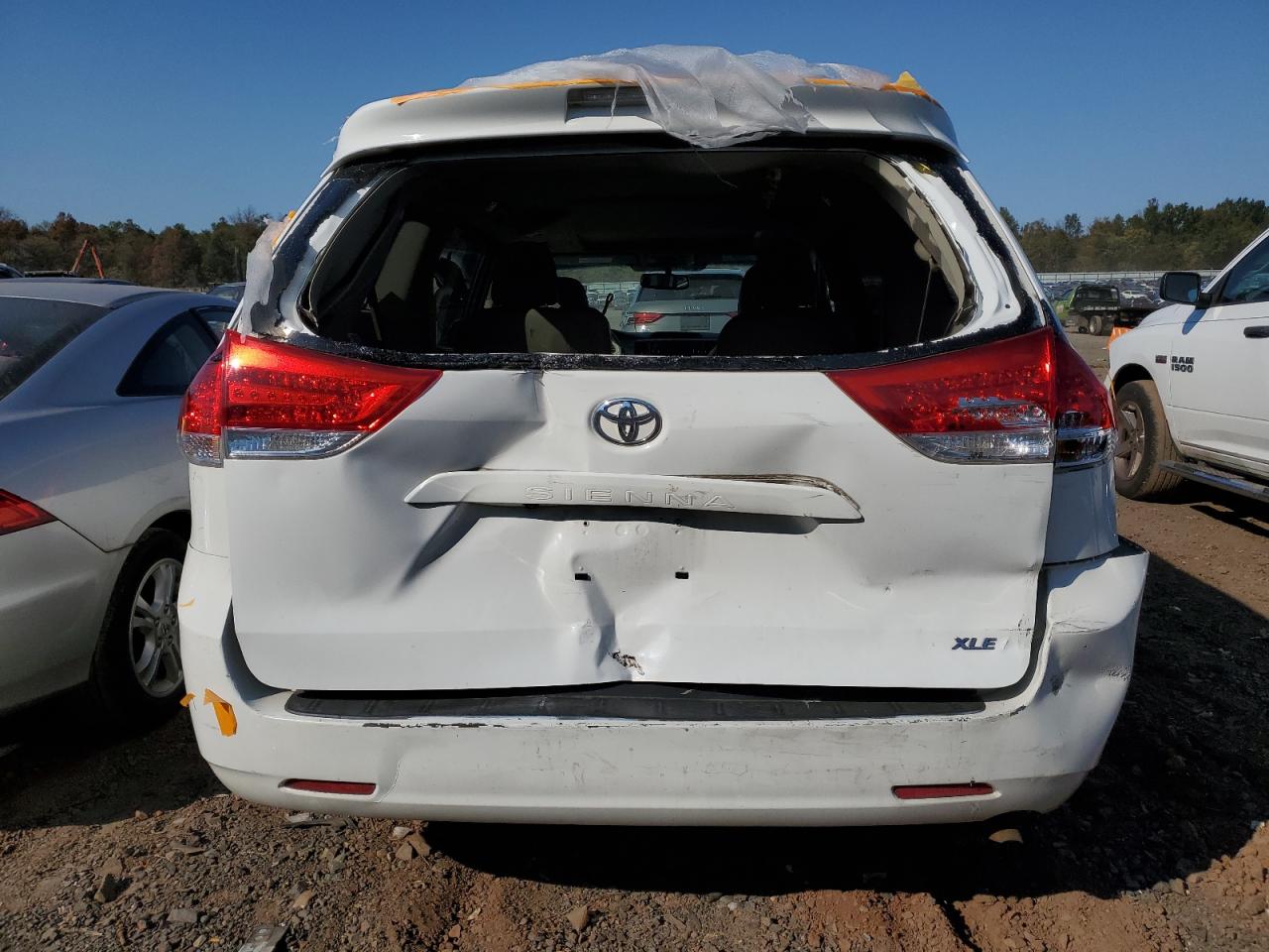 2014 Toyota Sienna Xle VIN: 5TDYK3DC4ES445591 Lot: 75591064