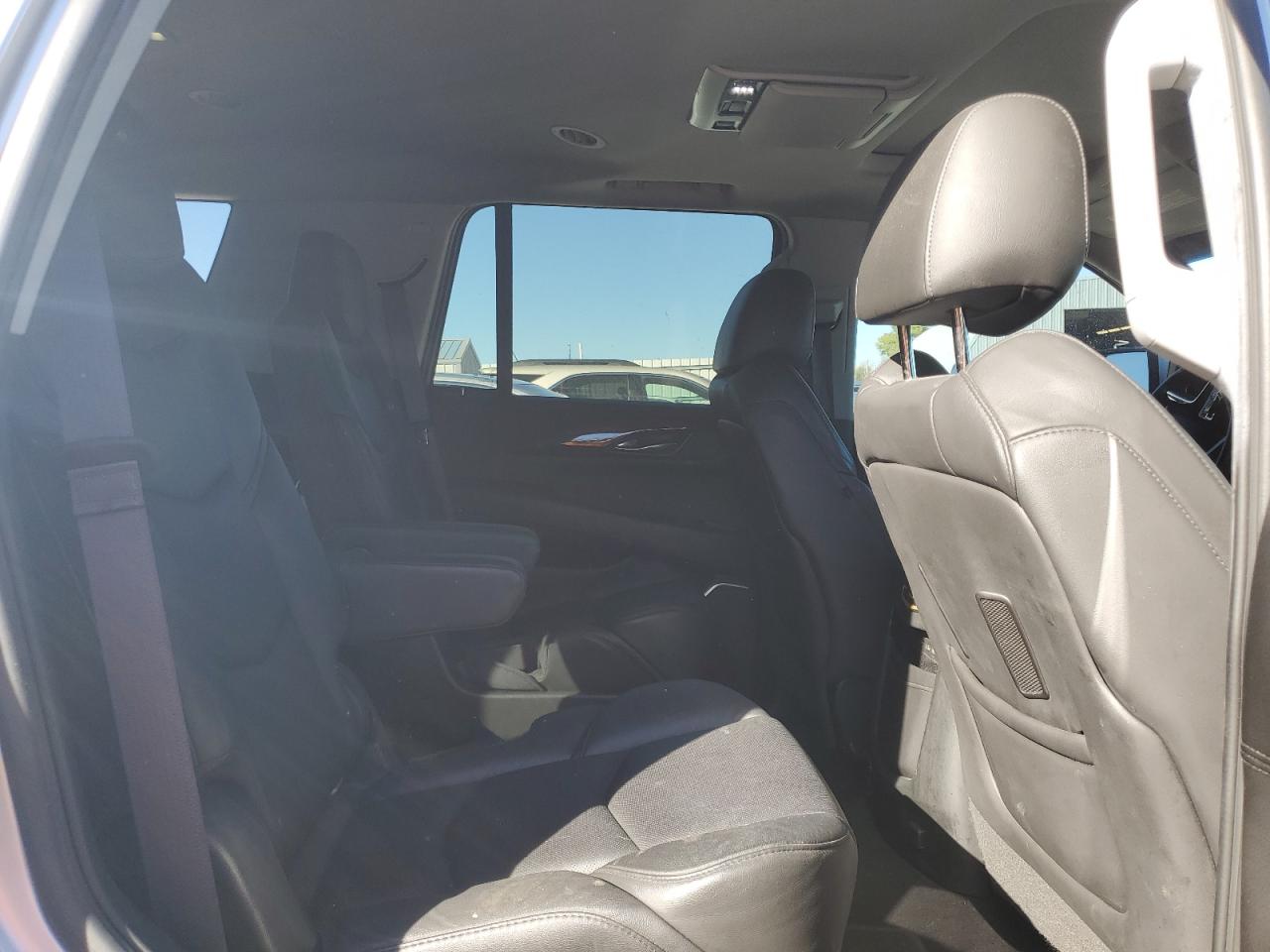 1GYS4BKJ9HR224674 2017 Cadillac Escalade Luxury