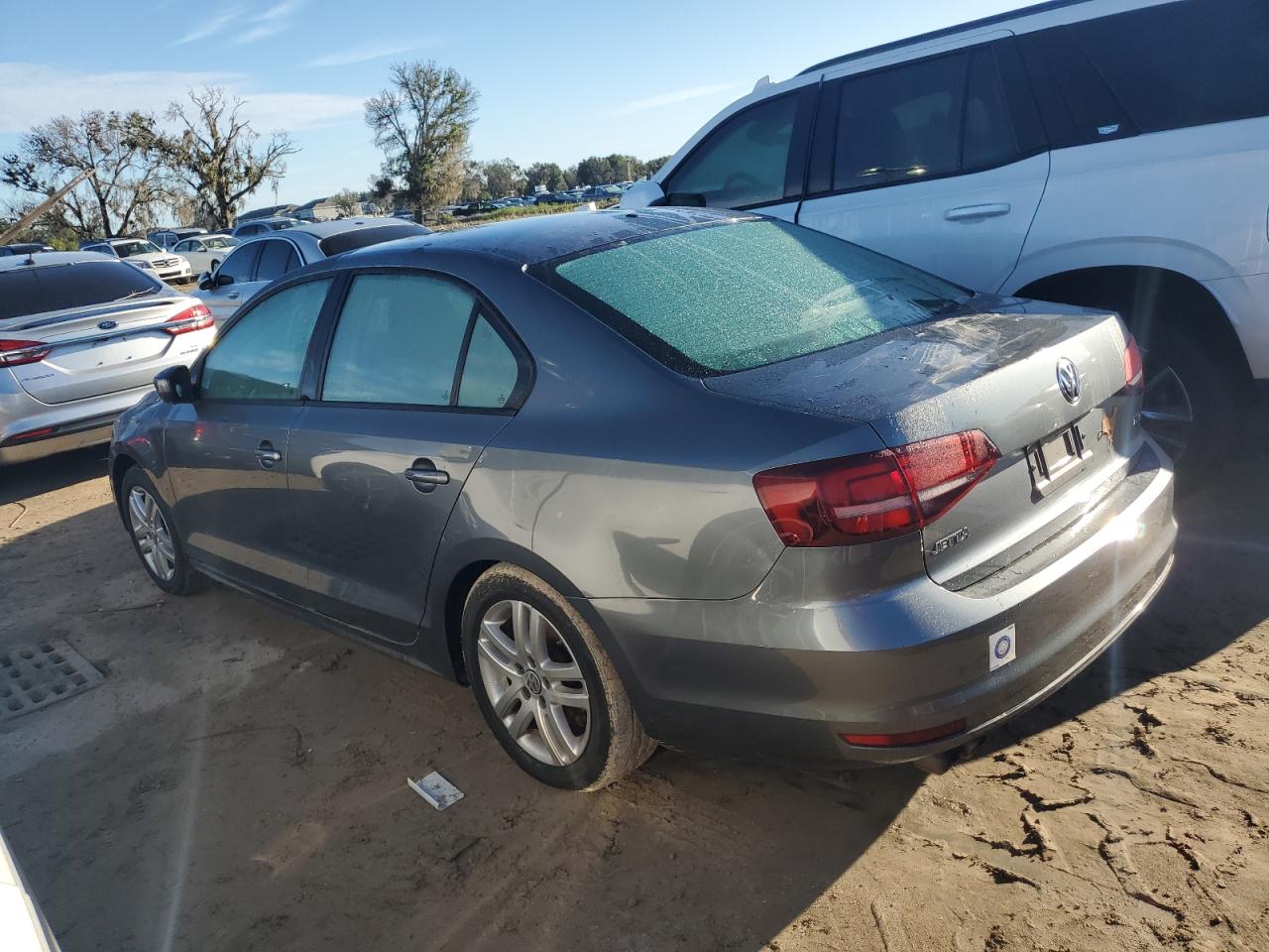 3VW167AJ2JM243890 2018 VOLKSWAGEN JETTA - Image 2