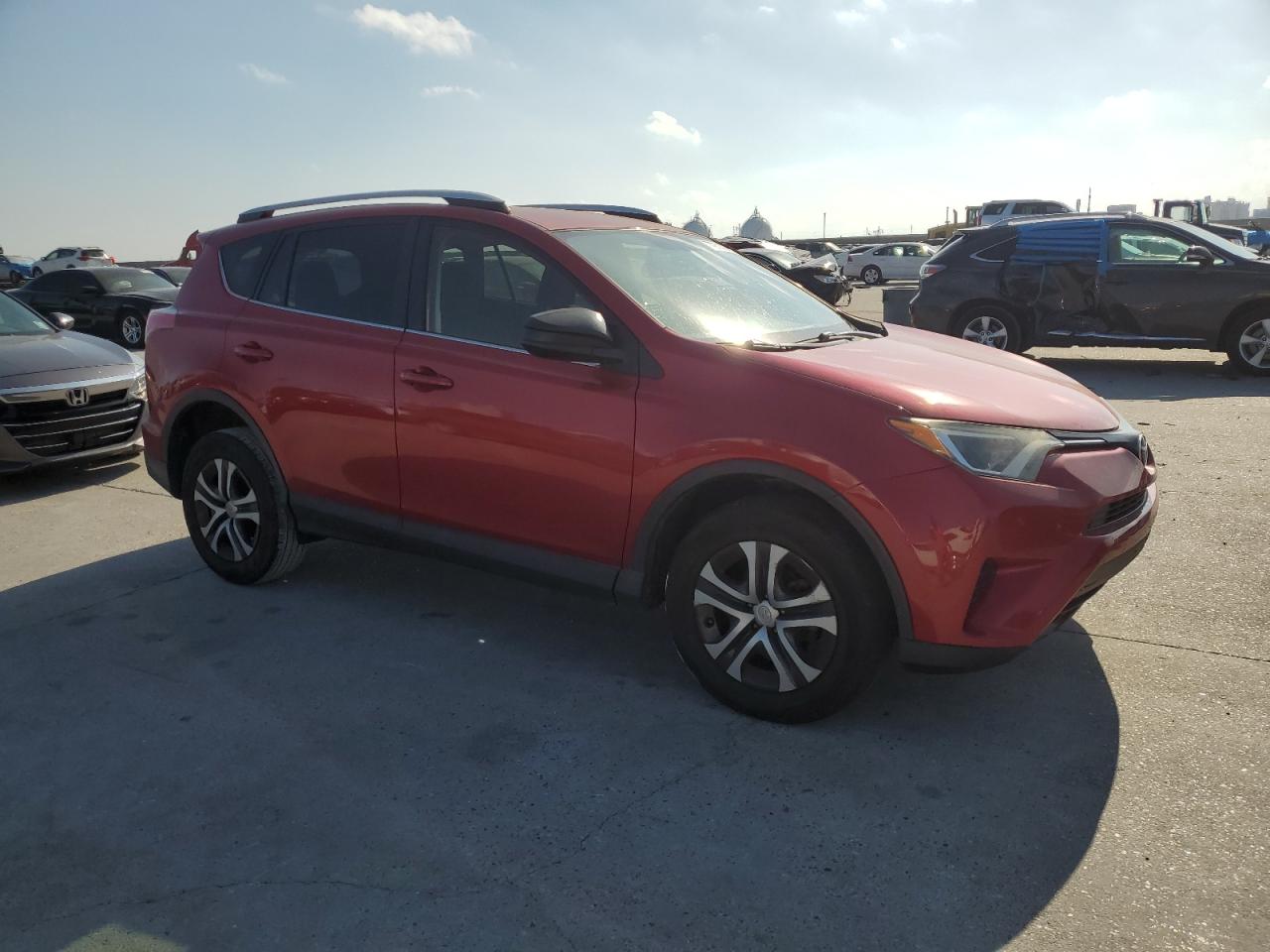 VIN JTMZFREV0GJ078605 2016 TOYOTA RAV4 no.4