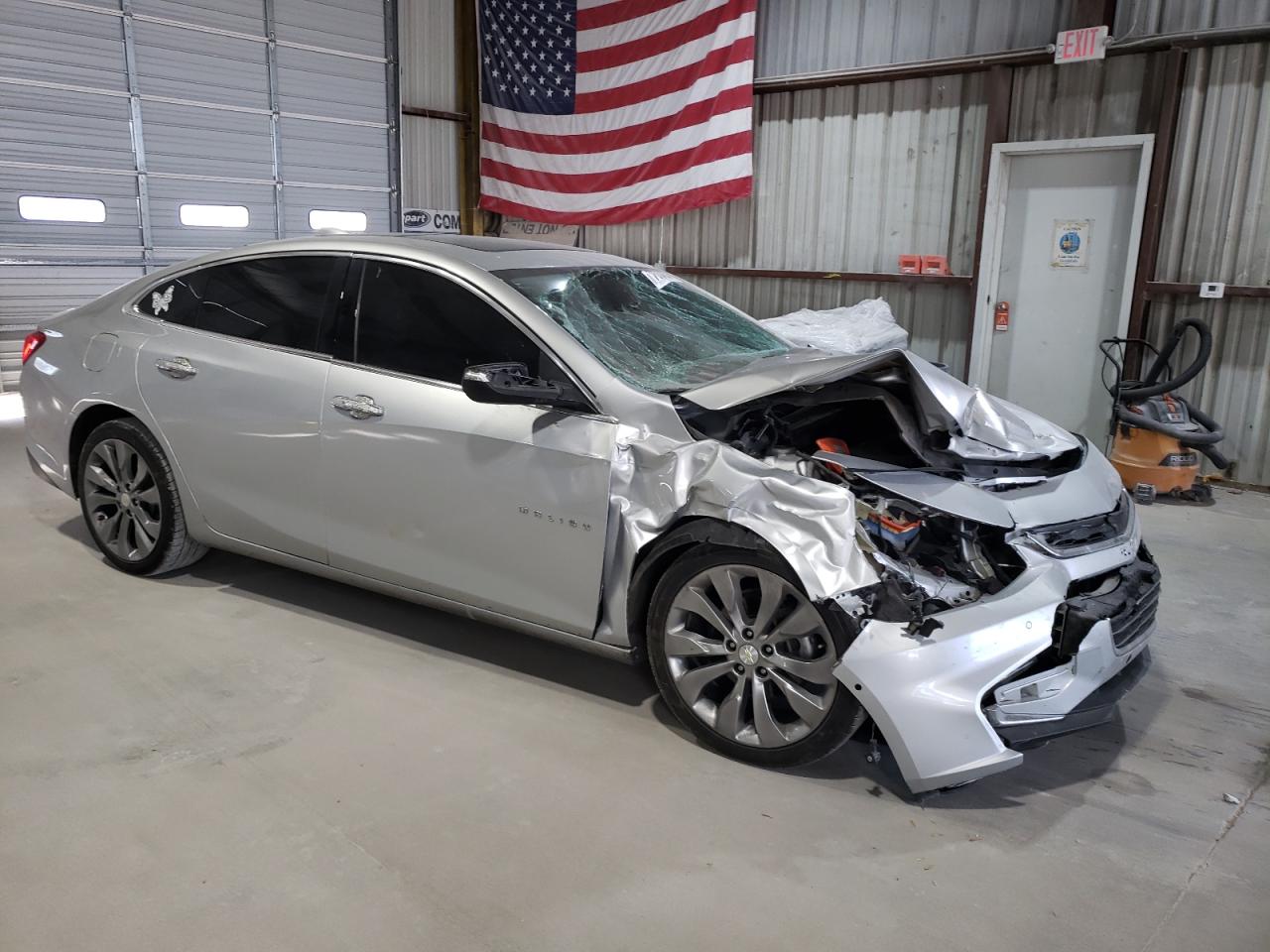 2016 Chevrolet Malibu - Image 4