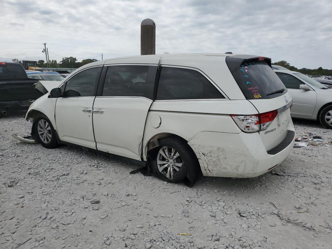 2017 Honda Odyssey - Image 2