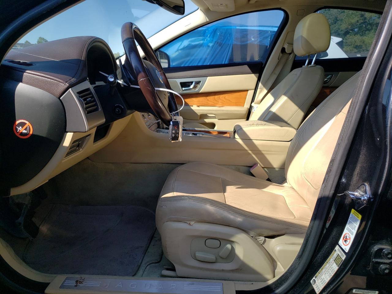 2009 Jaguar XF - Image 7