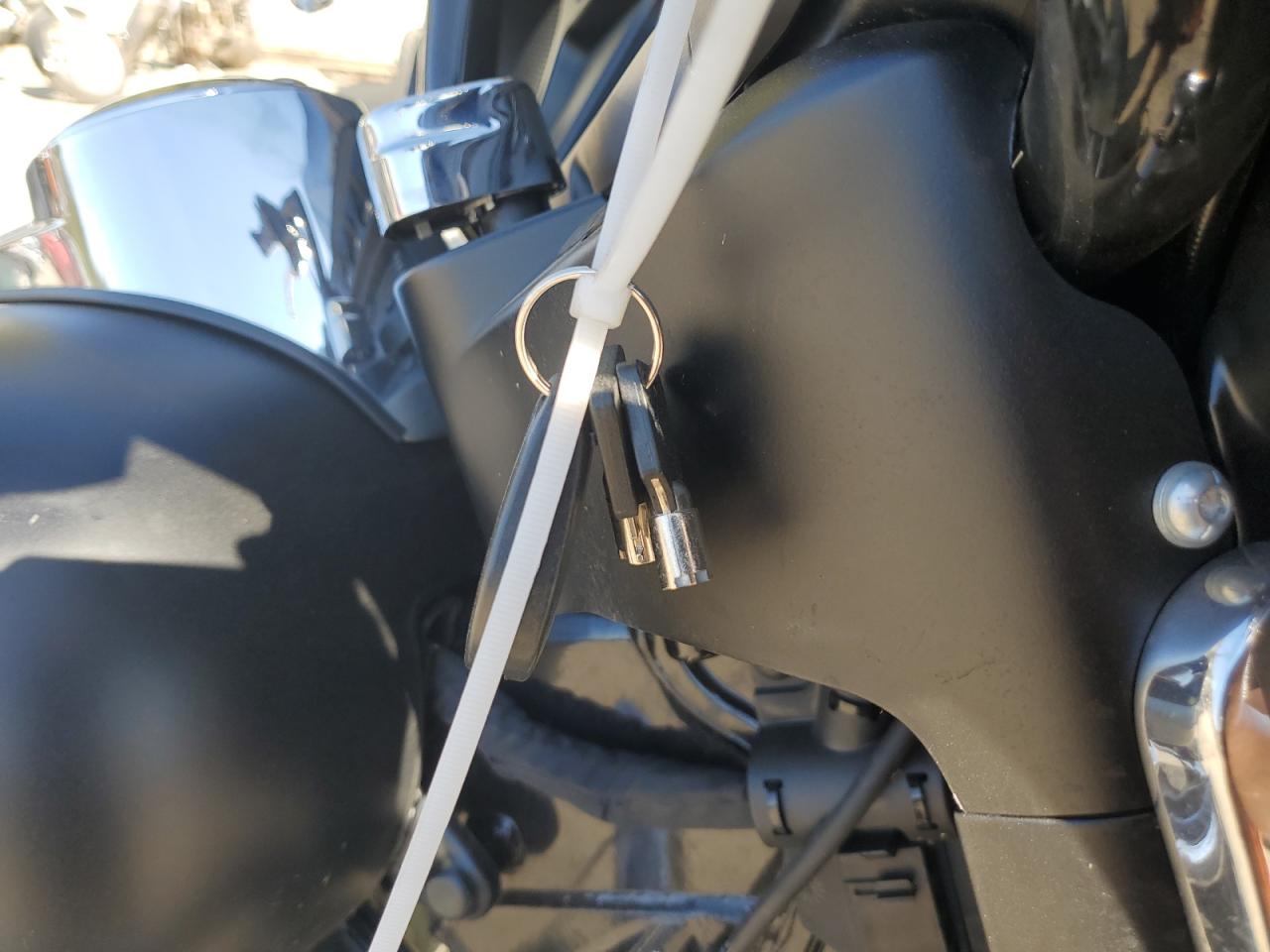 2017 Harley-Davidson Flhx Street Glide VIN: 1HD1KBC1XHB610632 Lot: 77649204