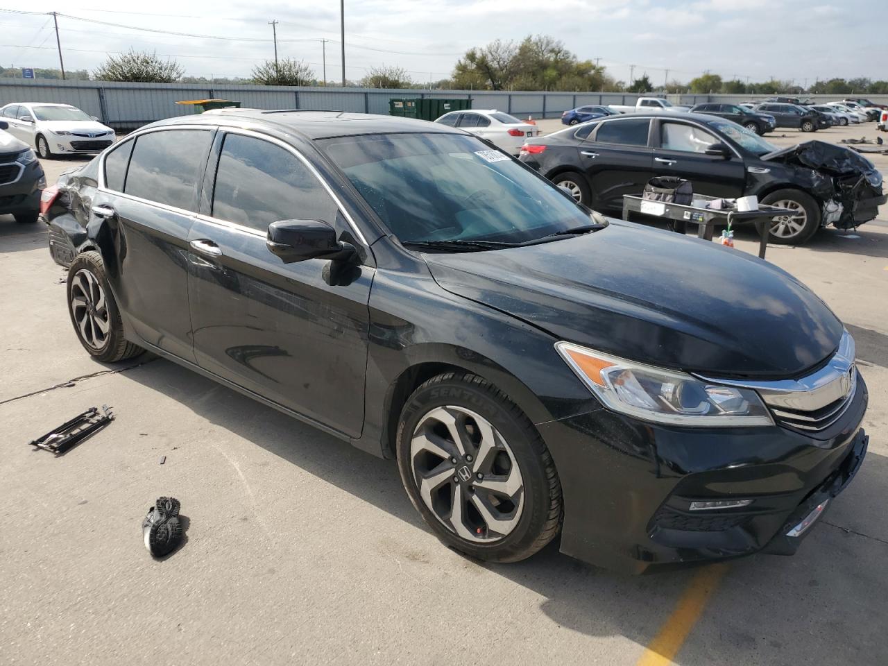 VIN 1HGCR3F84GA034675 2016 HONDA ACCORD no.4