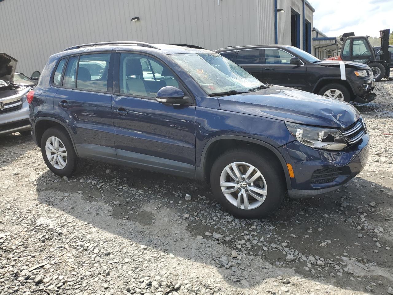 2016 Volkswagen Tiguan - Image 4