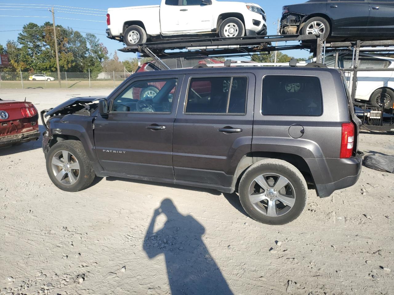 2017 Jeep Liberty (Patriot) - Image 2