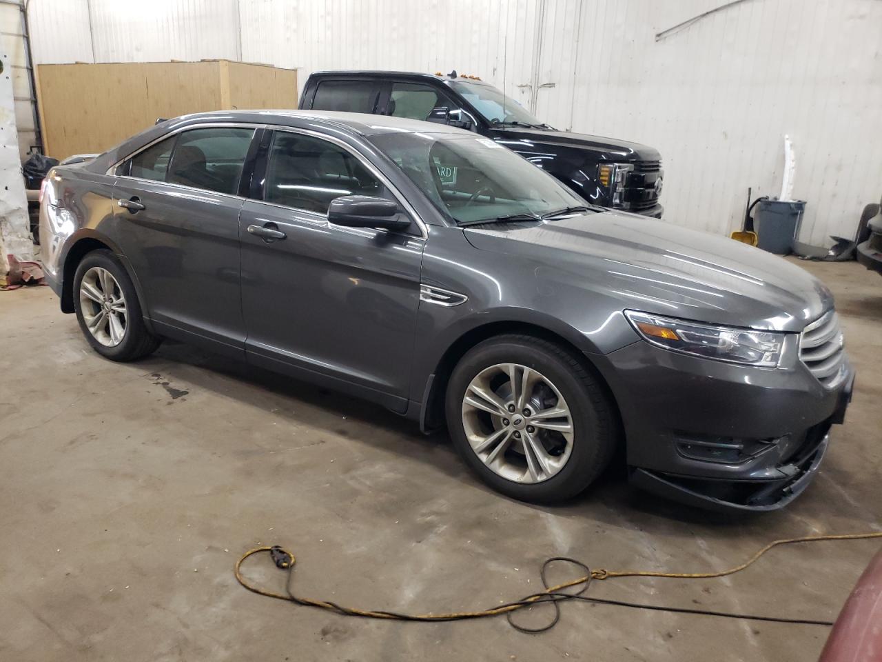 2015 Ford Taurus - Image 4