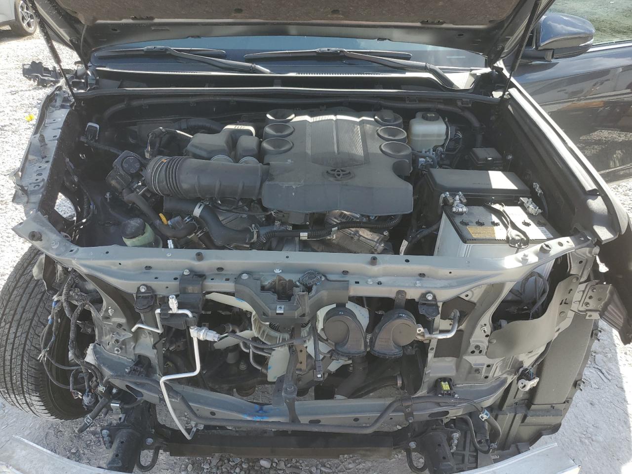 2021 Toyota 4Runner - Image 13