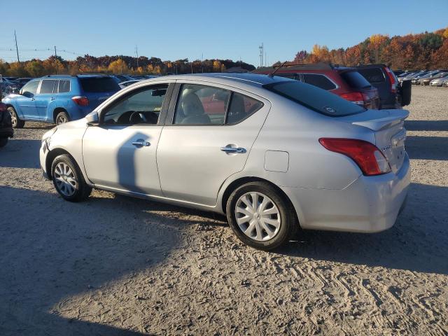  NISSAN VERSA 2018 Silver