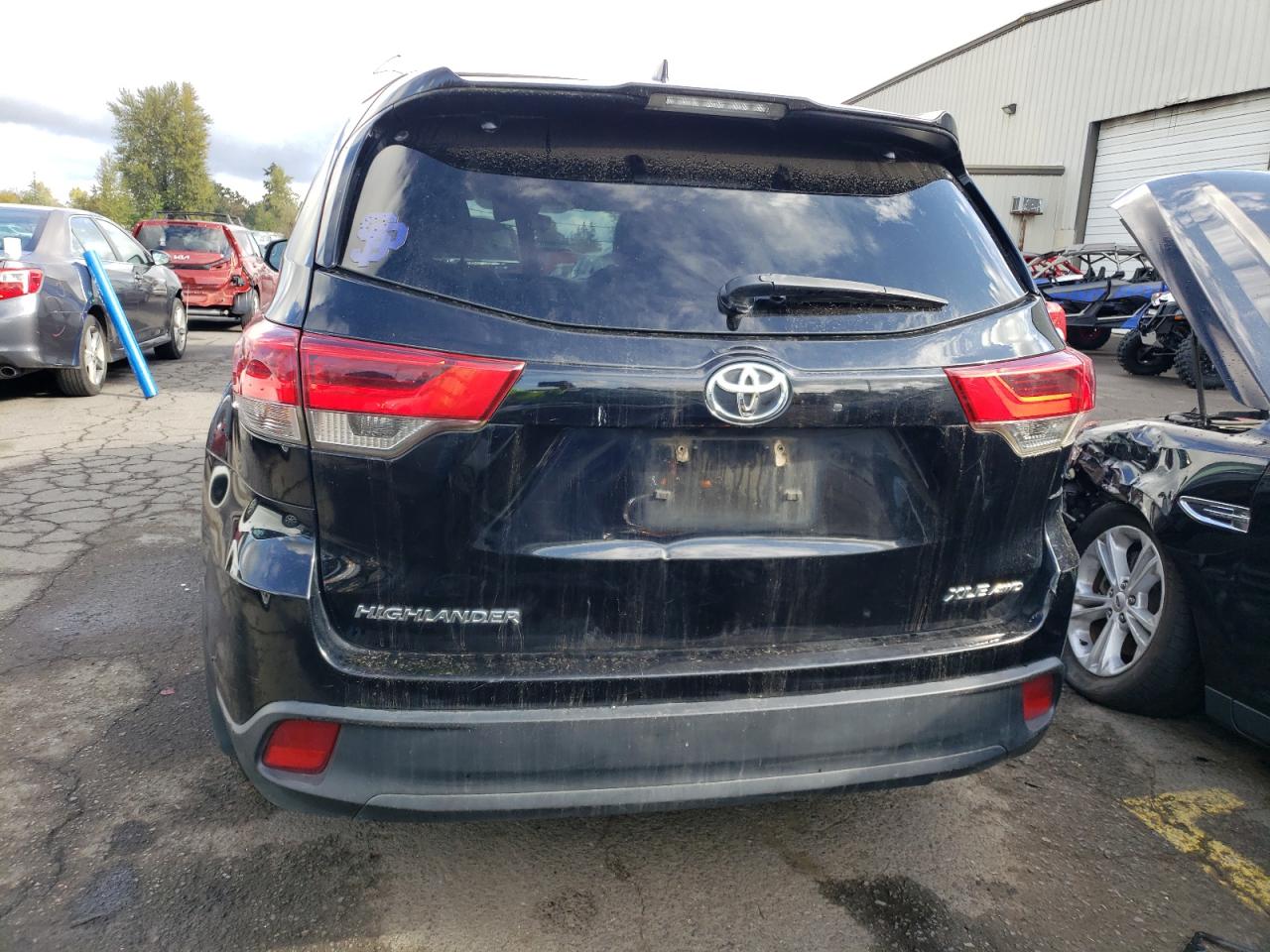 2019 Toyota Highlander Se VIN: 5TDJZRFH7KS745744 Lot: 76406204