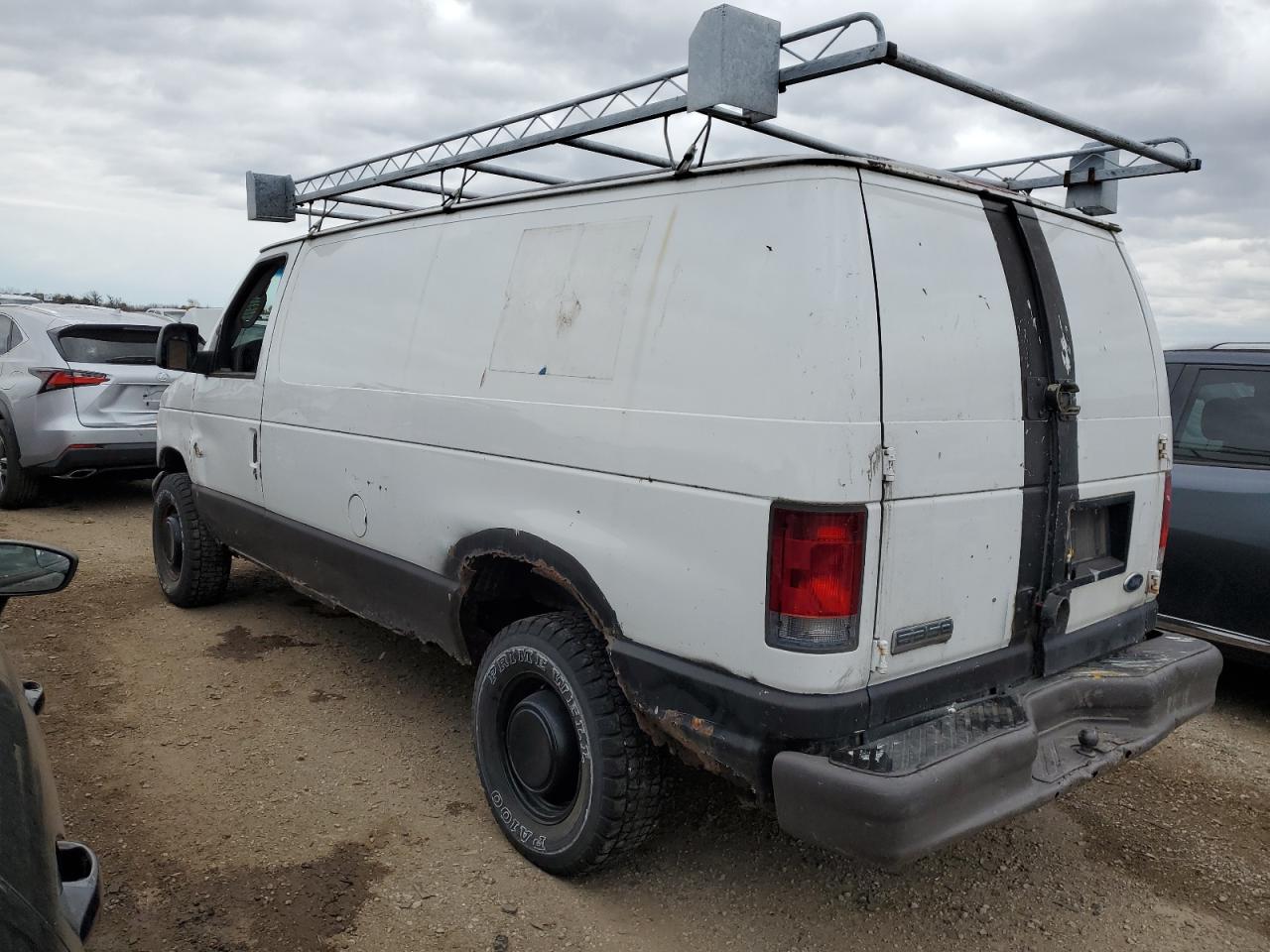 2006 Ford Econoline - Image 2