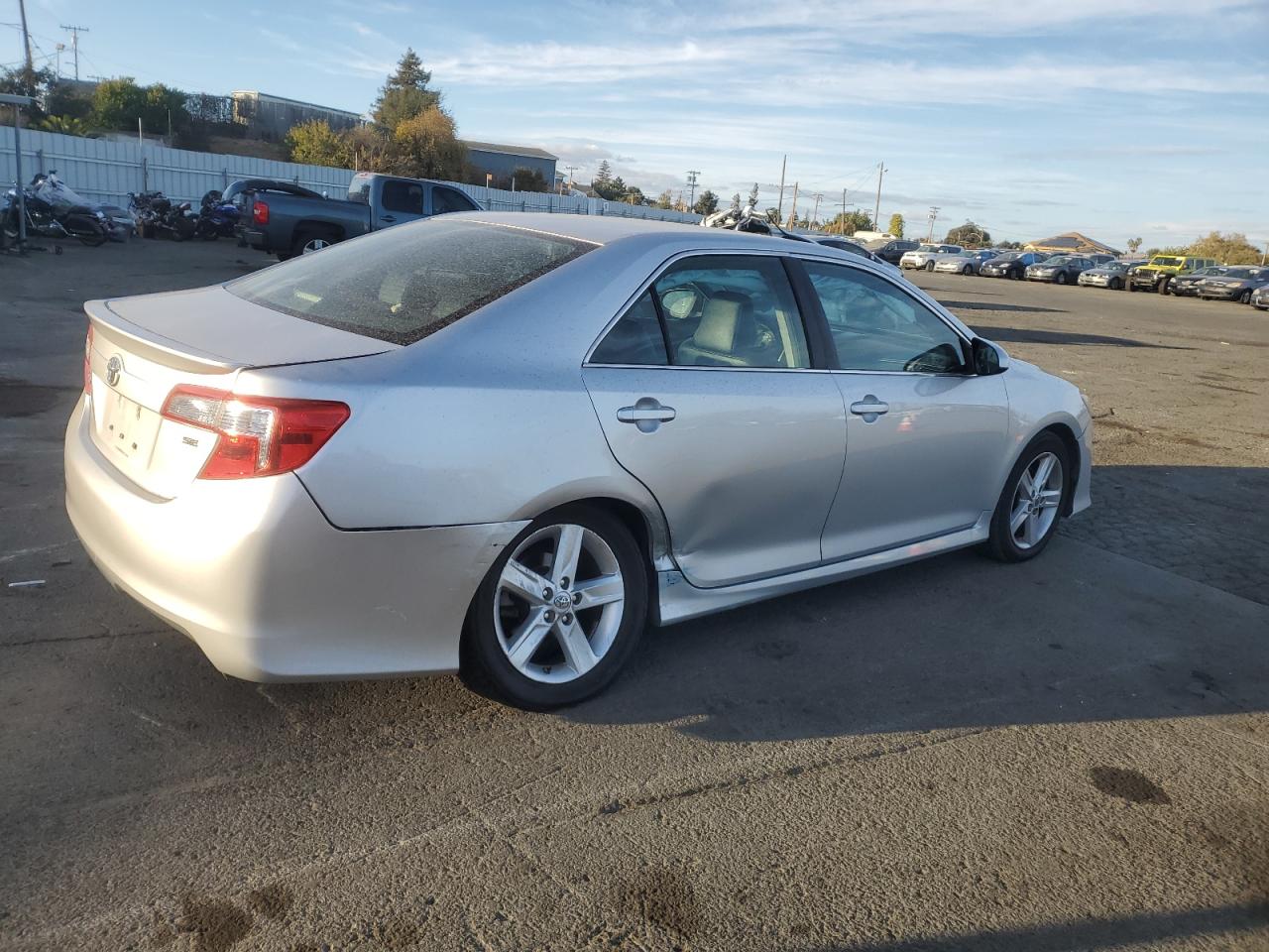 VIN 4T1BF1FK4EU770378 2014 TOYOTA CAMRY no.3